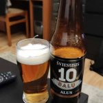 Gali būti alus, alus ir tekstas „ŠVIESUSIS 10 BALU ALUS“ vaizdas