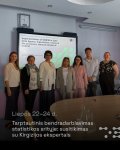 Gali būti 7 žmonės ir tekstas „Implementation of GSBPM in State Data Agency: organization review of the processes, esses, national version of GSBPM &quot;.. 1 Liepos 22-24 d. Tarptautinis bendradarbiavimas statistikos srityje: susitikimas su Kirgizijos ekspertais“ vaizdas