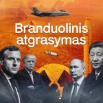 Gali būti 4 žmonės, mažas dirižablis ir tekstas vaizdas