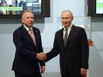 Gali būti 2 žmonės ir tekstas „9球んば ro - 7мая2025года / мая 2025 года K Мосива“ vaizdas